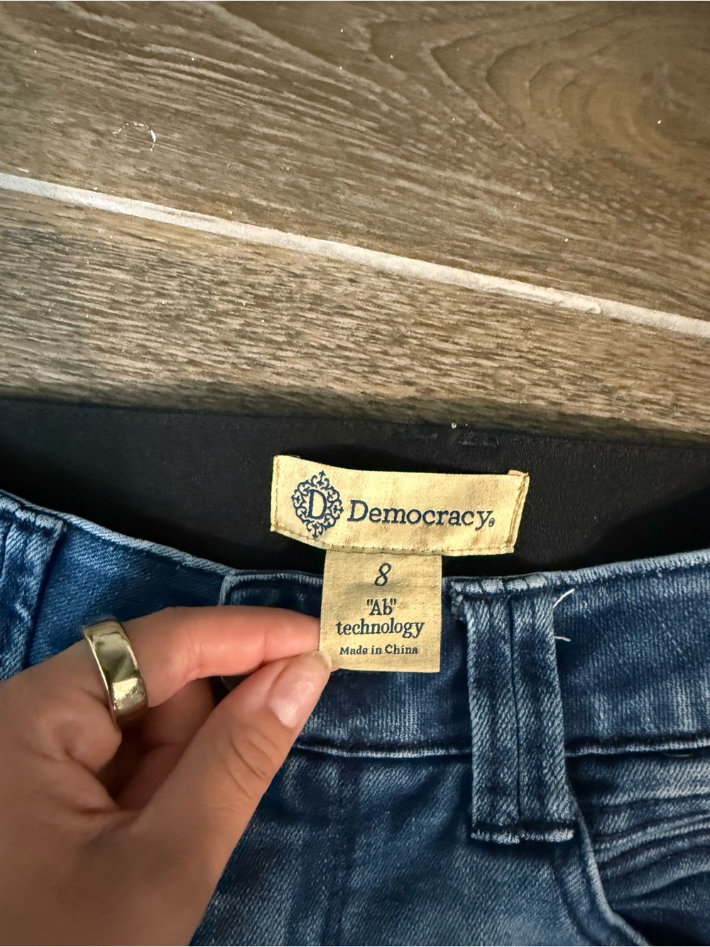 Democracy Cropped Ankle Jeans in Blue Wash - Picture 2 of 3